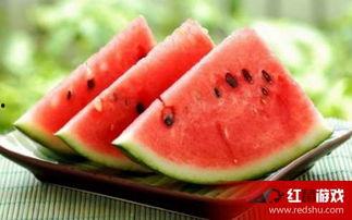 露肚子吃瓜,夏日清凉新风尚